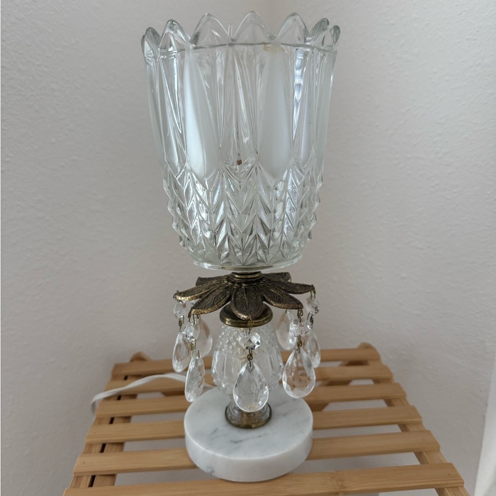 Vintage Victorian Crystal Table  Lamp
Marble Base Underwriters
Laboratories
